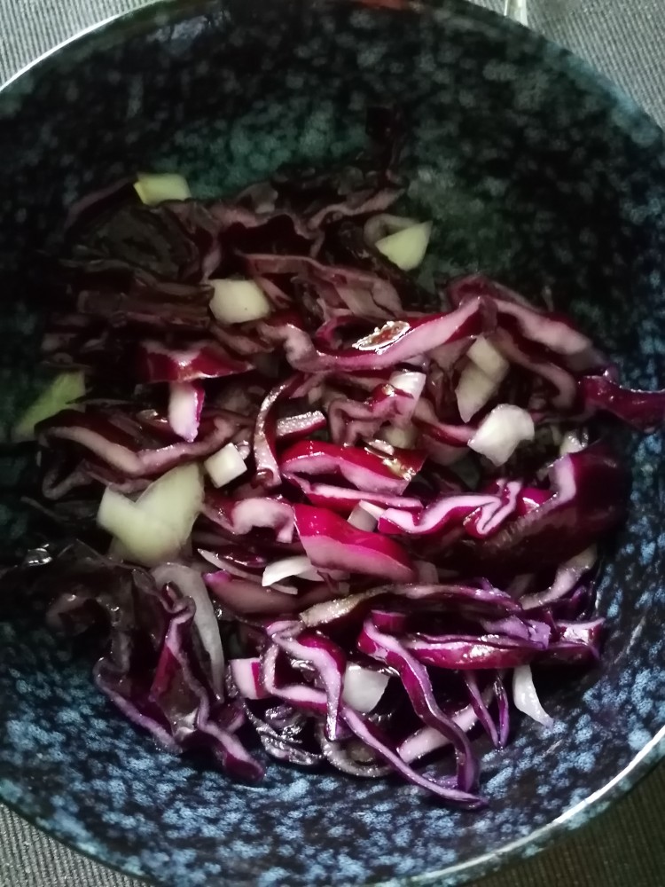 Салат из фиолетовой капусты