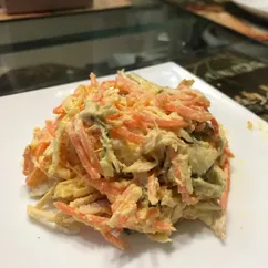 Салат из корейской морковки и курицы