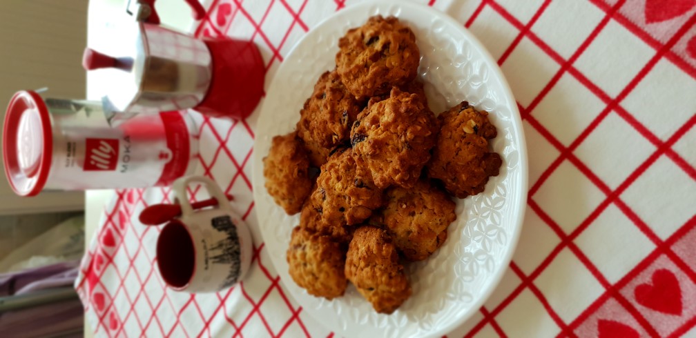 Овсяное печенье с клюквой и орехами