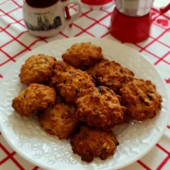 Овсяное печенье с клюквой и орехами