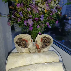 Грибы-шампиньоны в лаваше