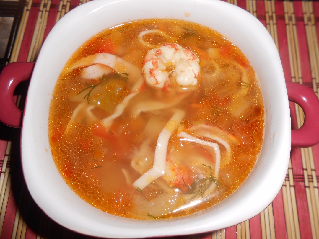 Ингредиенты для «Куриный суп-лапша с креветками»:
