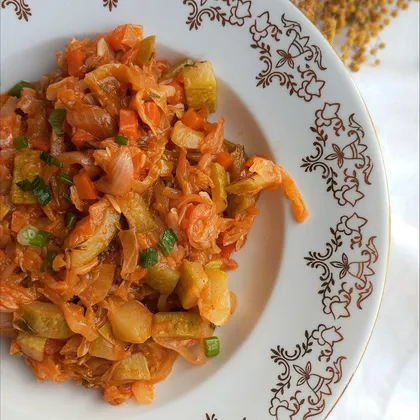 Рагу из кабачков и молодой капусты 