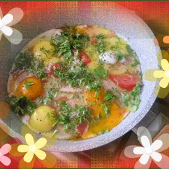 😋 😋 😋 Яичница с колбасой и помидорами 😋 😋 😋