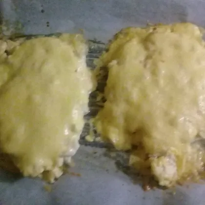 Куриная грудка в духовке под сырным соусом