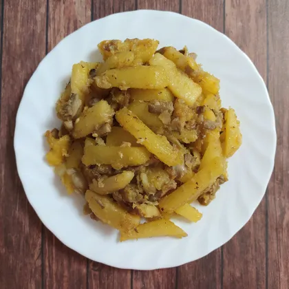 Жареная картошка с грибами и луком (веган)