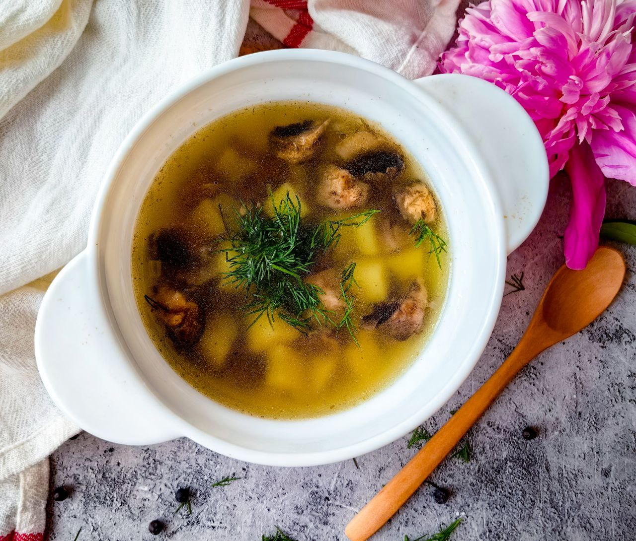Суп с грибами и куриными сердечками