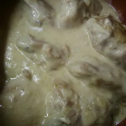 Курица в сметанно- молочном соусе