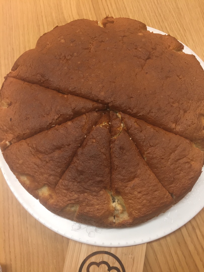 Банановая шарлотка