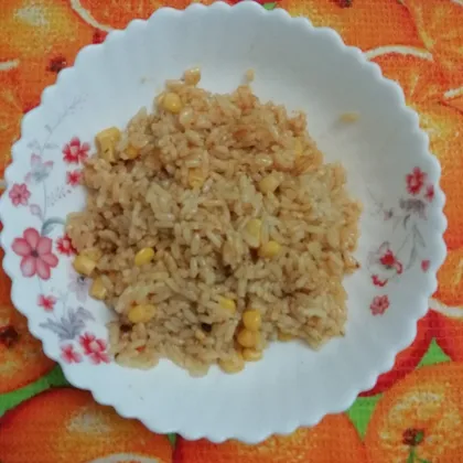 Тушеный рис с кукурузой