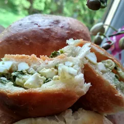 Пирожки с луком и яйцом