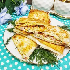 Конвертики из лаваша с ветчиной и сыром 