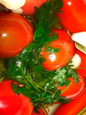 Салат из огурцов и помидоров на зиму «Пальчики оближешь»