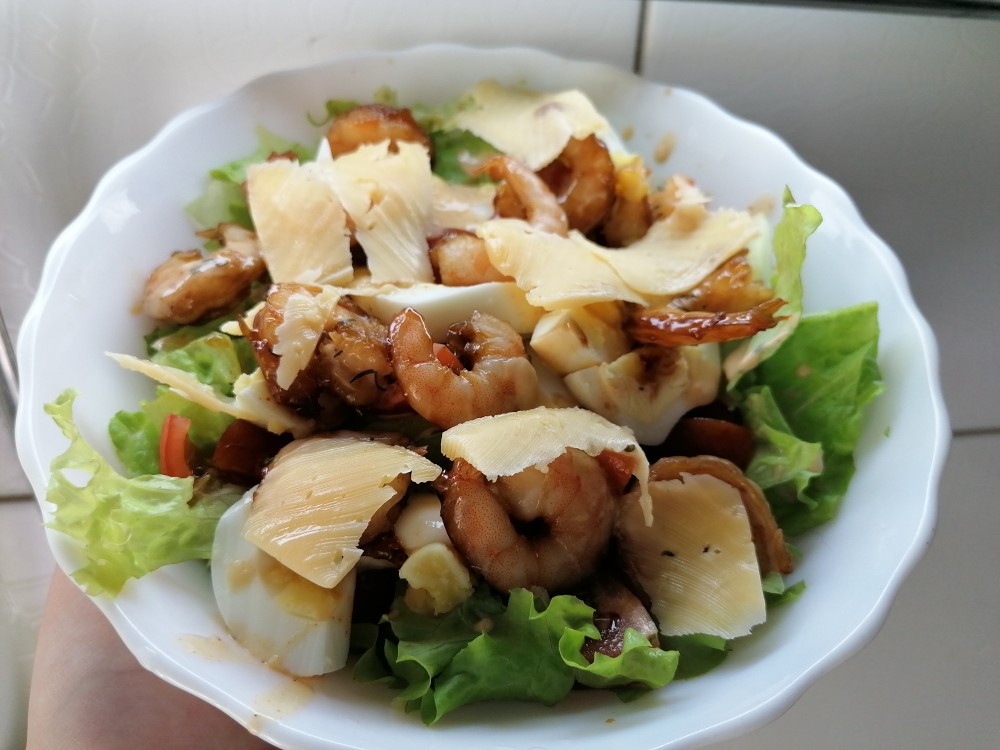 Почти "Цезарь" с креветками 🦐