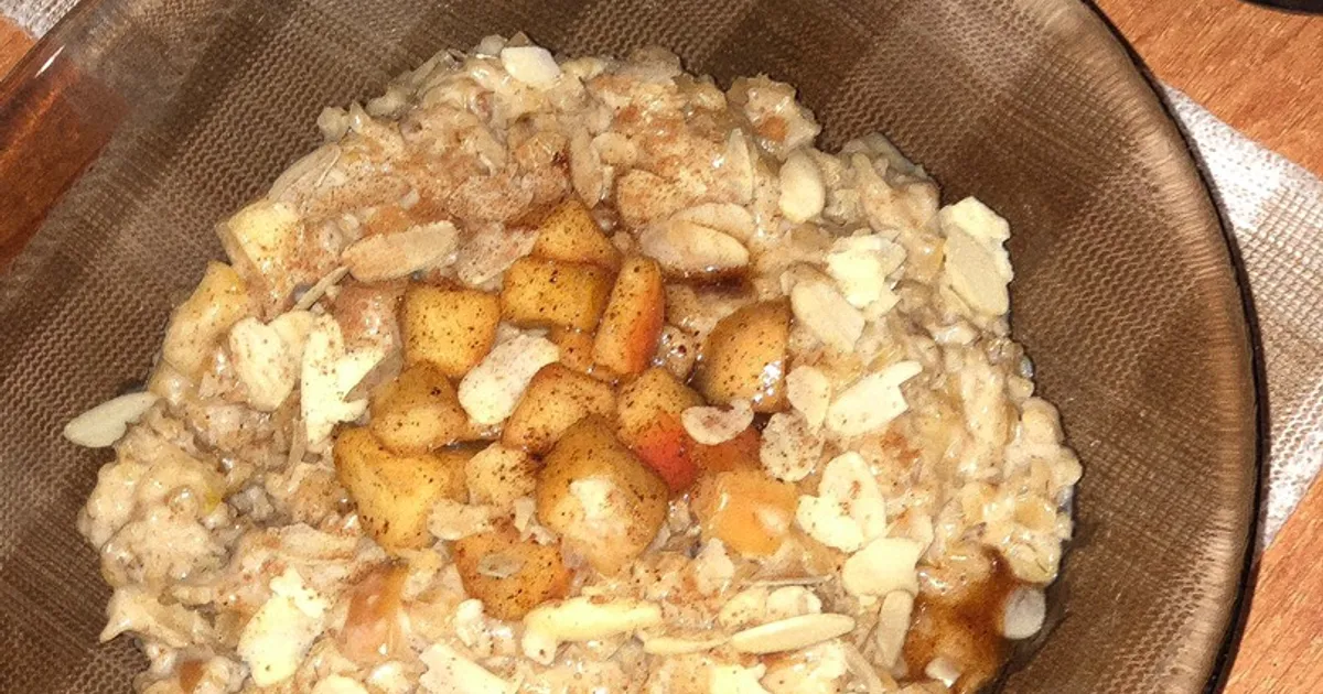 Овсянка с карамелизованным яблоком и корицей рецепт с фото пошаговый от ...