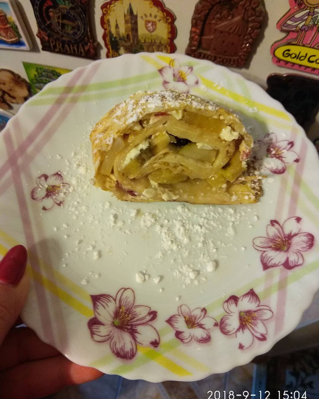 Рулет из лаваша с творогом и фруктами