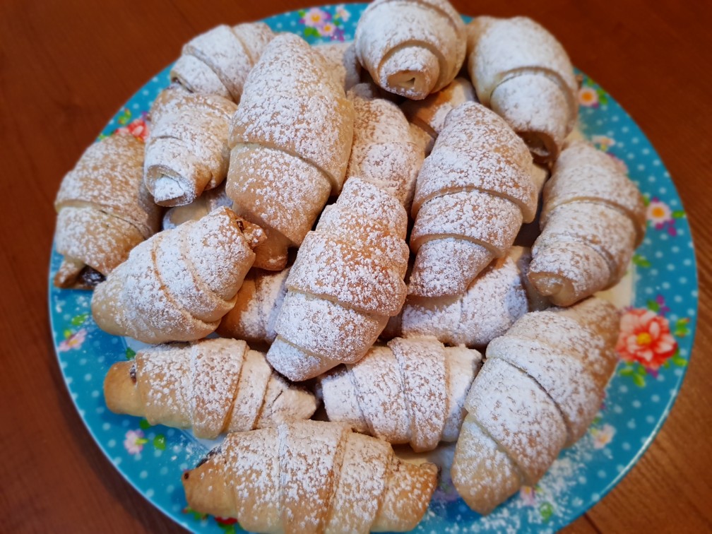 Рогалики с начинкой из вареной сгущенки