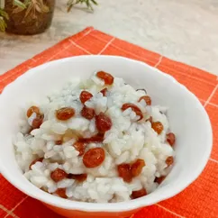 Рисовая каша на воде с изюмом