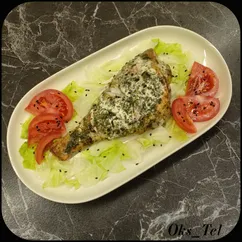 Морской окунь, запеченный в сметане