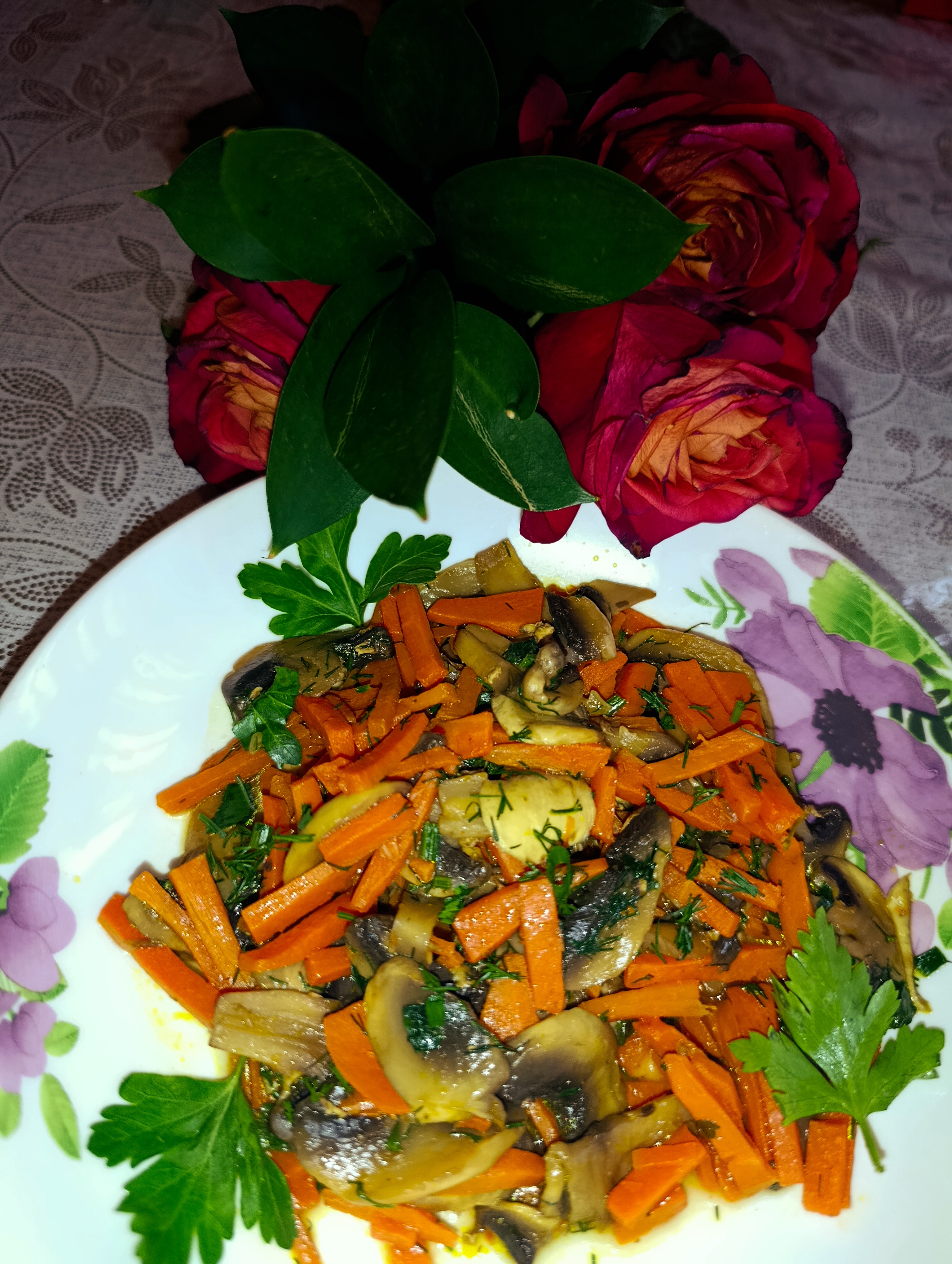 Шампиньоны с морковью