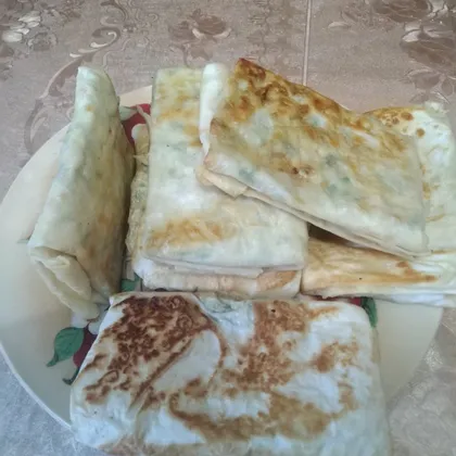 Конвертики с авокадо и курицей