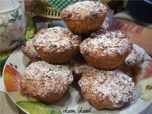 Шоколадные маффины с варёной сгущёнкой в духовке