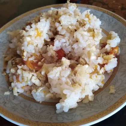 Рисовая каша с курагой и изюмом