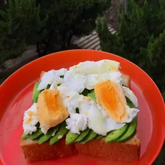 Бутерброд 🥪с авокадо на завтрак🥑