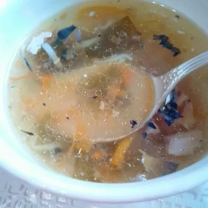 Рыбный суп с вакамэ