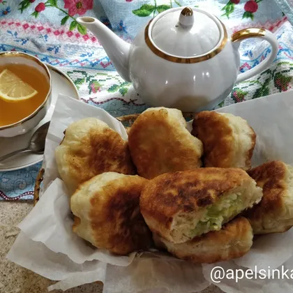 Жареные пирожки с капустой и яйцом