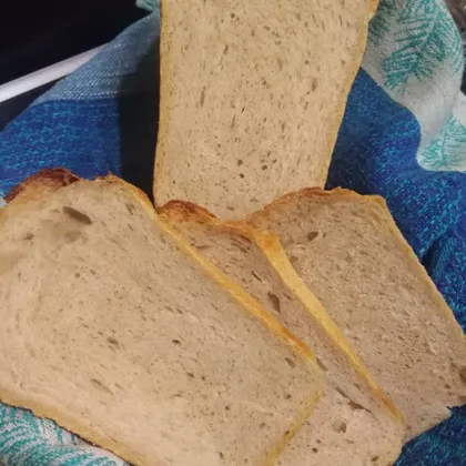 Серый формовой хлеб на закваске