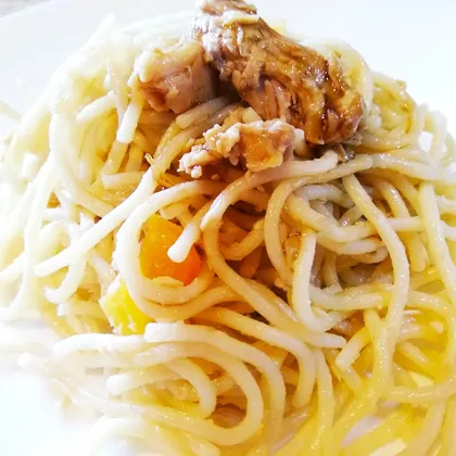 Спагетти с фермерской тушёнкой.🍝