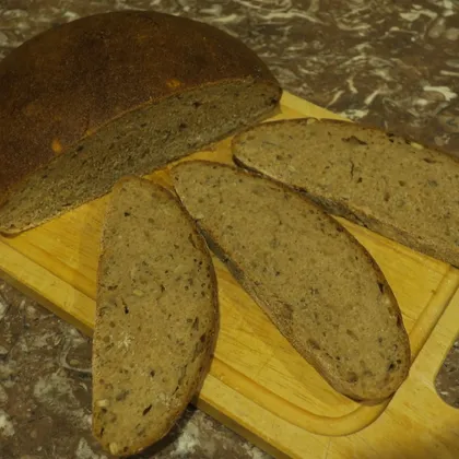 Хлеб пшенично-ржаной с семечками на закваске