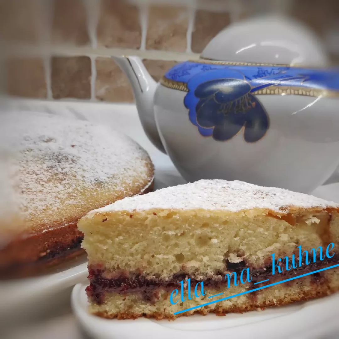 Бисквитный пирог с вареньем — рецепт с фото пошагово
