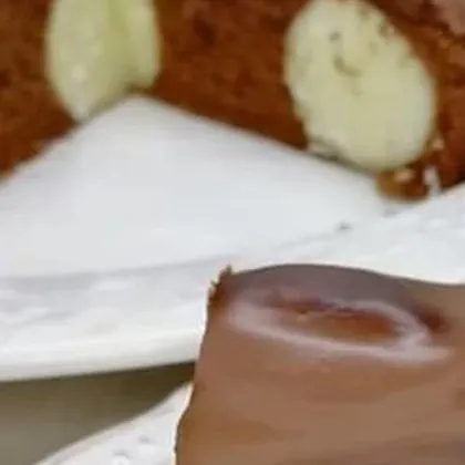 Шоколадный торт с творожное- кокосовыми шариками