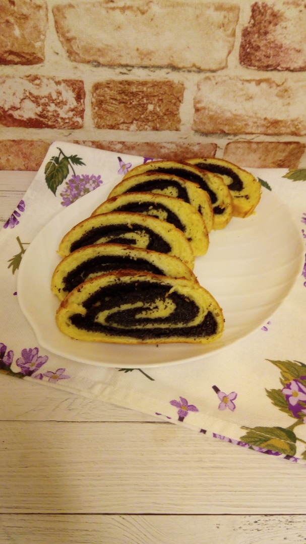 Маковый рулет