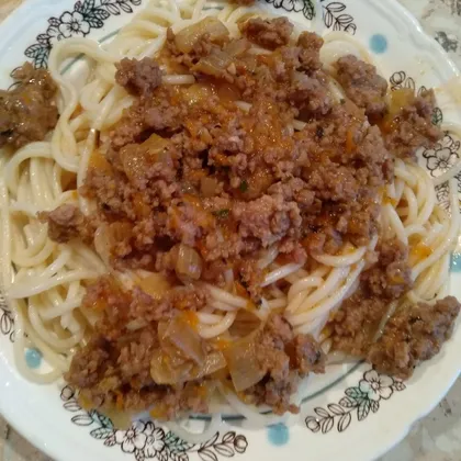 Спагетти с соусом балоньез