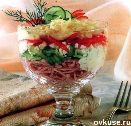 Салат-коктейль с ветчиной и сыром