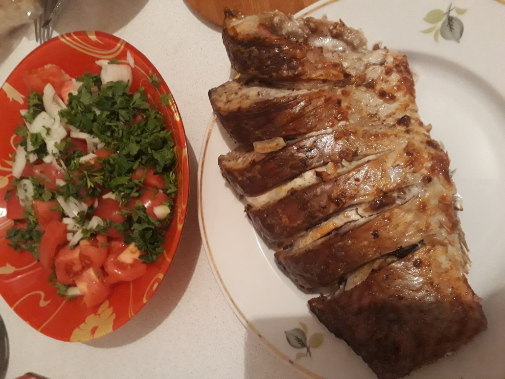 Сазан с чесноком и орехом