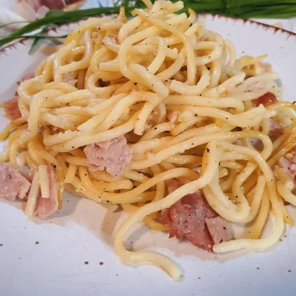 Спагетти с ветчиной в сливочном соусе