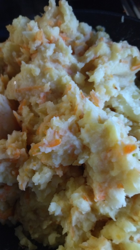 Картофельное пюре с луком и морковью