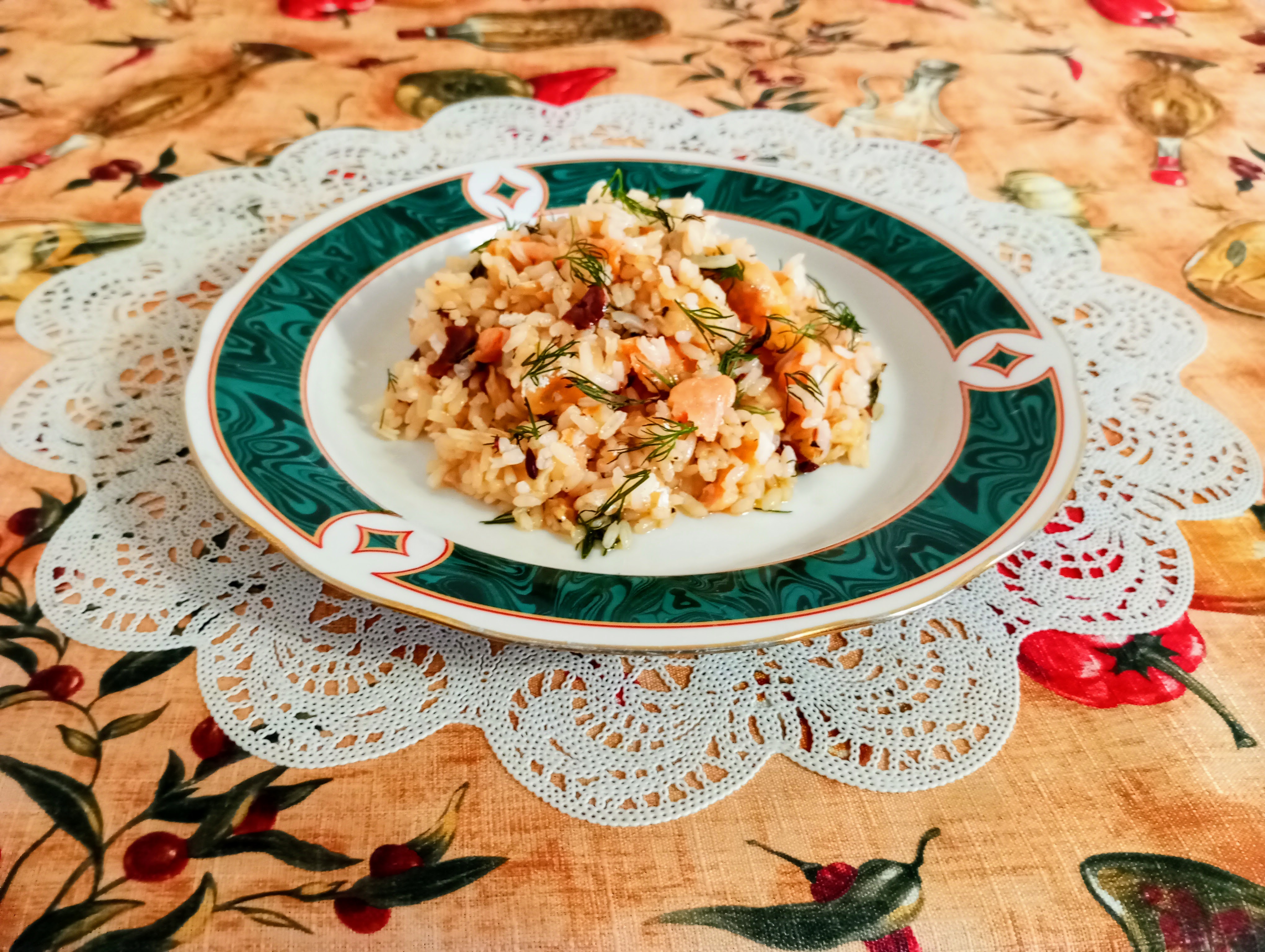 Плов с брюшками форели