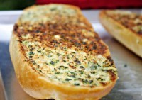Бутерброды с пармезаном и чесноком