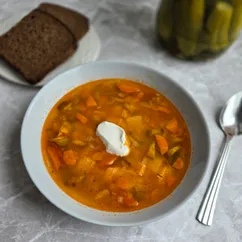Рассольник с рисом.  Сколько варится рис в супе