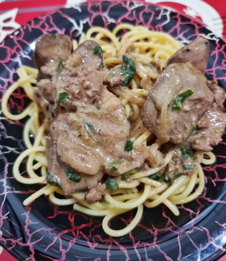 Куриная печень в сливках
