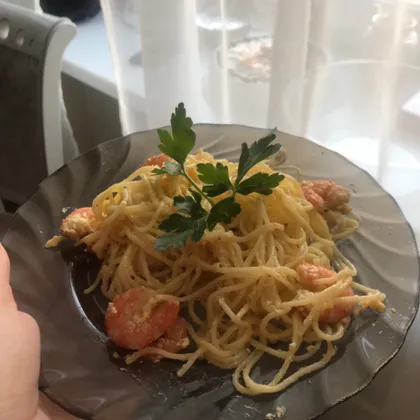 Спагетти с обжаренными креветками 🍝