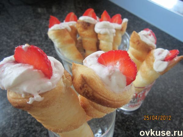 Клубничные корнеты