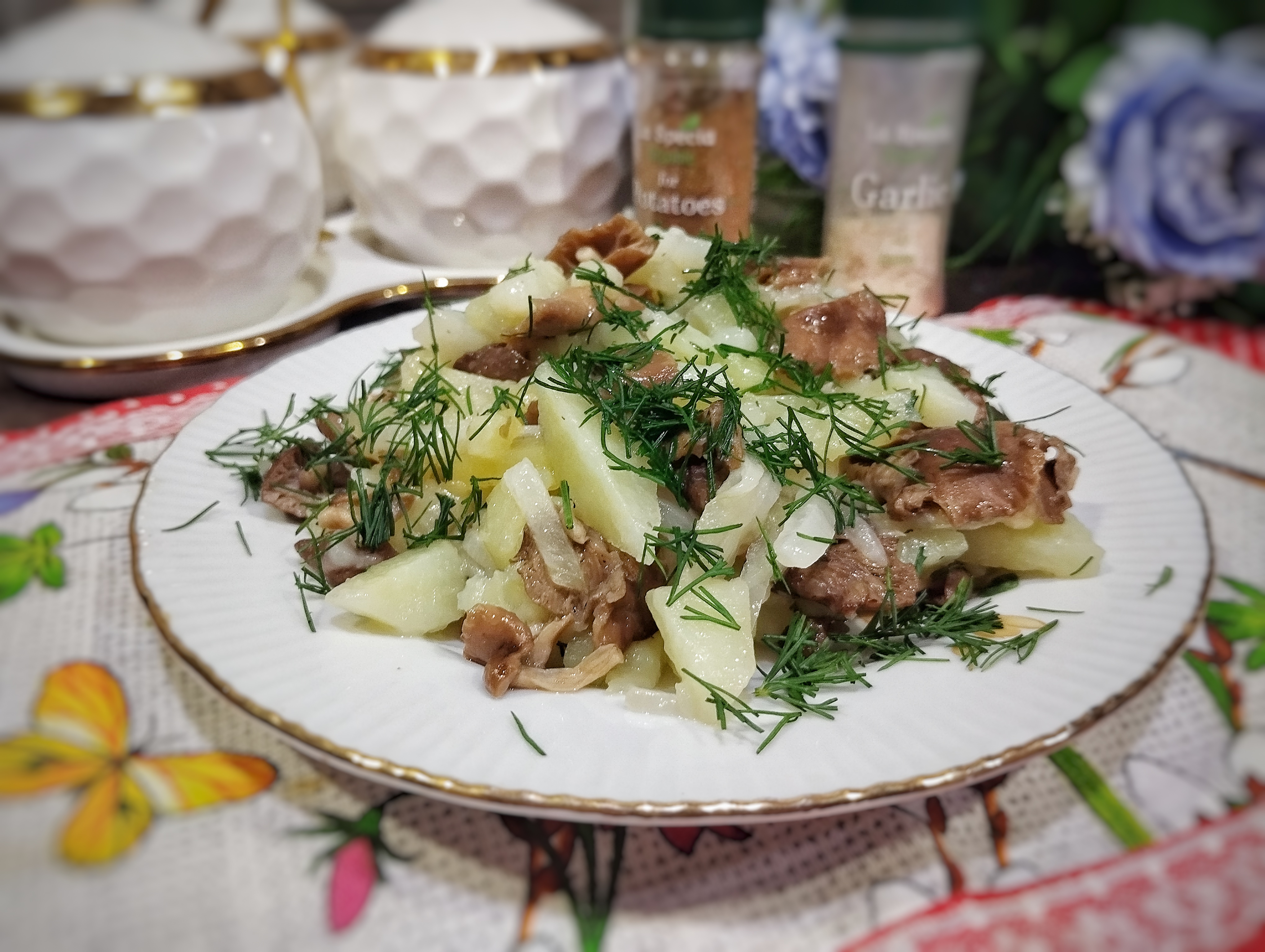 Жареная картошка с опятами