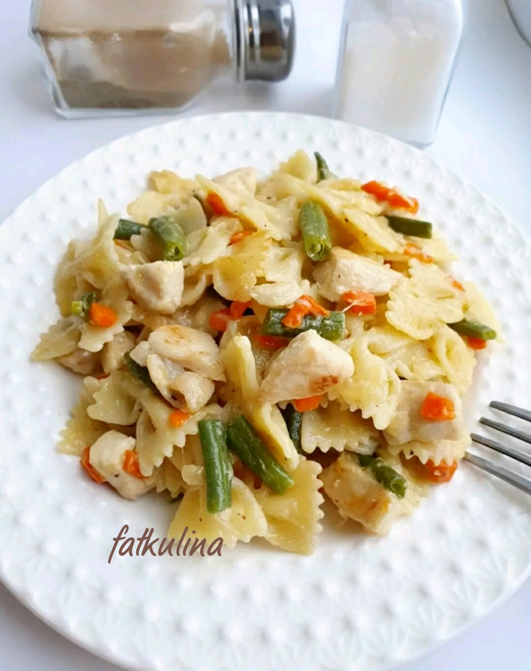 Паста с куриной грудкой и стручковой фасолью