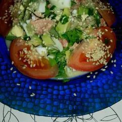 Салат с тунцом